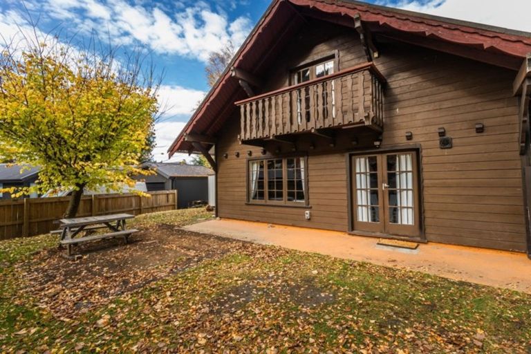 Photo of property in 18 Lochy Road, Fernhill, Queenstown, 9300