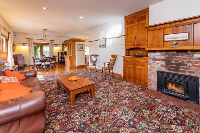 Photo of property in 130 Memorial Avenue, Burnside, Christchurch, 8053