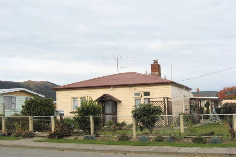 Photo of property in 71 Northumberland Street, Tapanui, 9522