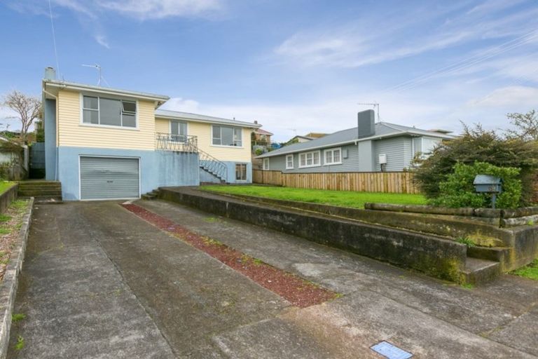 Photo of property in 69 Mould Street, Waitara, 4320