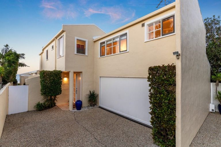 Photo of property in 9a Holiday Road, Milford, Auckland, 0620