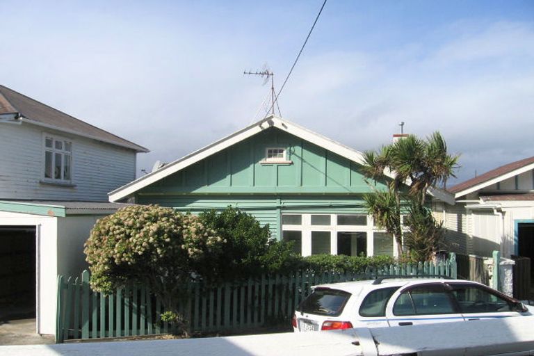 Photo of property in 9 Freyberg Street, Lyall Bay, Wellington, 6022