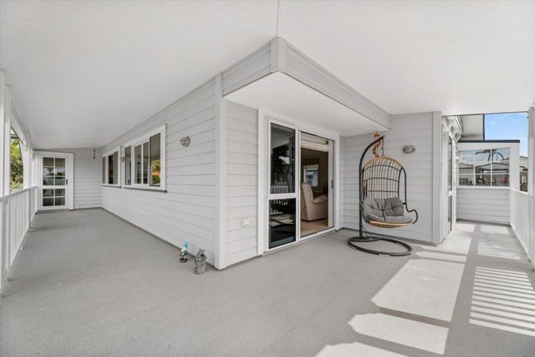 Photo of property in 35 Oxford Street, Te Puke, 3119