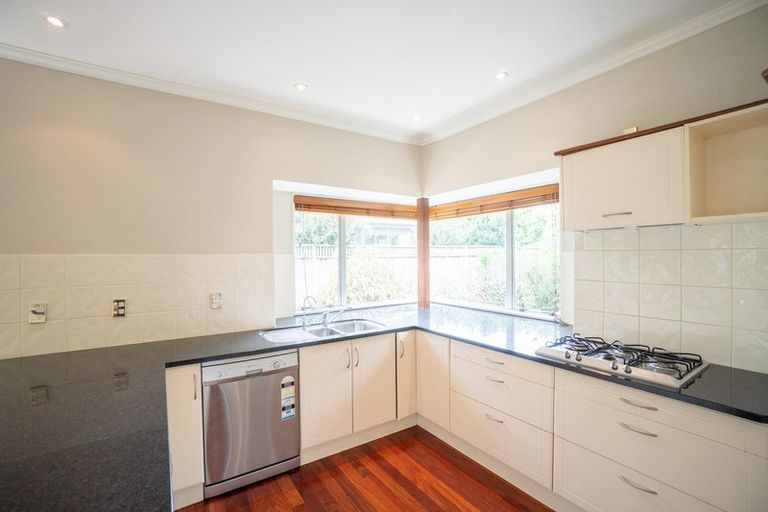 Photo of property in 4 Pastoral Lane, Hokowhitu, Palmerston North, 4410