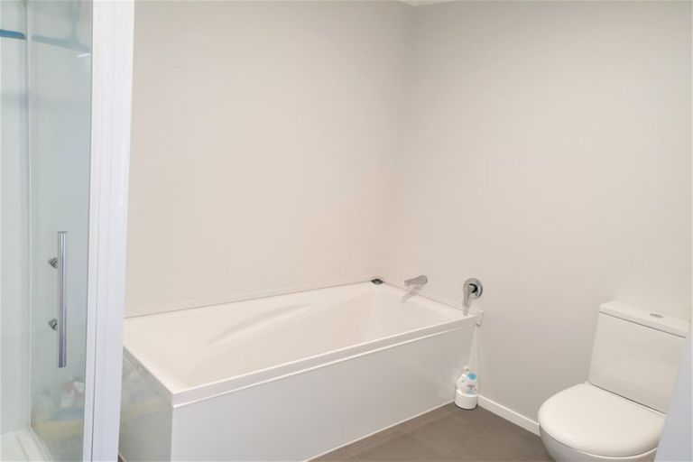 Photo of property in 8a Homebush Road, Khandallah, Wellington, 6035