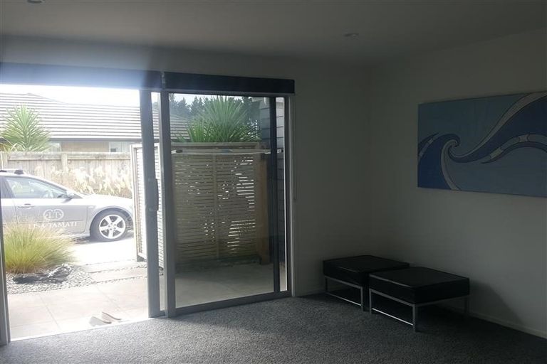 Photo of property in 17a Heta Road, Highlands Park, New Plymouth, 4312