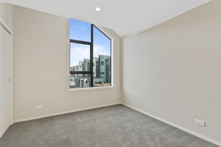 Photo of property in 2 Eyton Kay Road, Hobsonville, Auckland, 0616