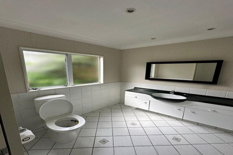 Photo of property in 2/13 Markham Place, Bucklands Beach, Auckland, 2012