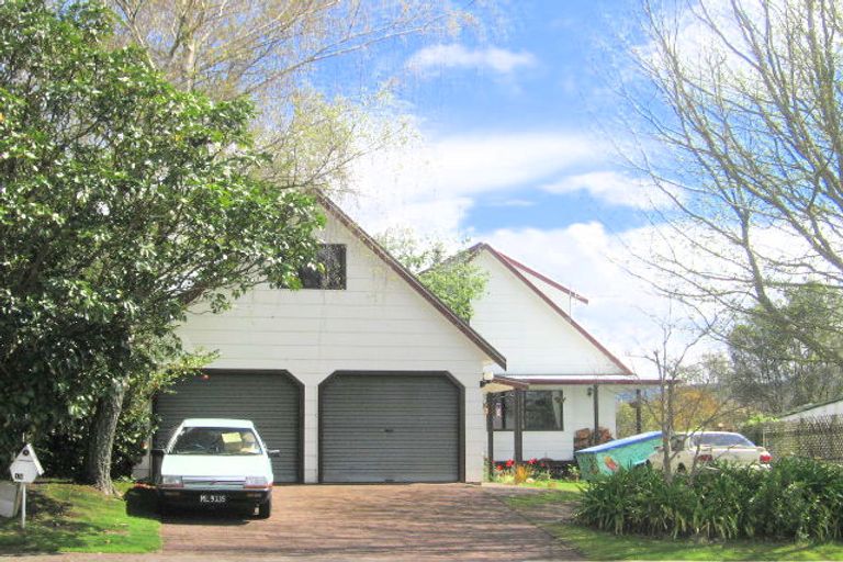 Photo of property in 14 Luxor Place, Pomare, Rotorua, 3015