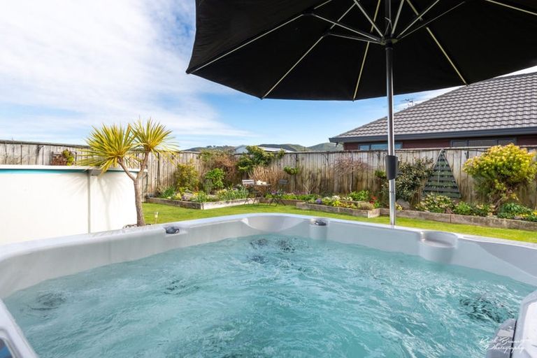 Photo of property in 19 Kelso Grove, Kelson, Lower Hutt, 5010