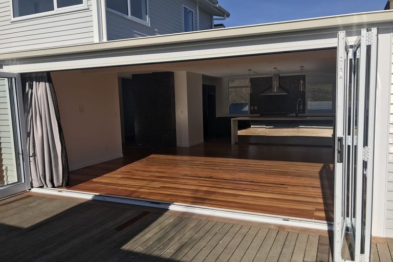 Photo of property in 6 Kiriwai Road, Paremata, Porirua, 5024