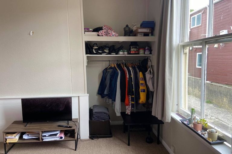 Photo of property in 74 Kilbirnie Crescent, Kilbirnie, Wellington, 6022