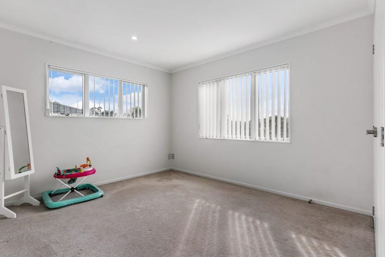 Photo of property in 34a Mcinnes Road, Weymouth, Auckland, 2103