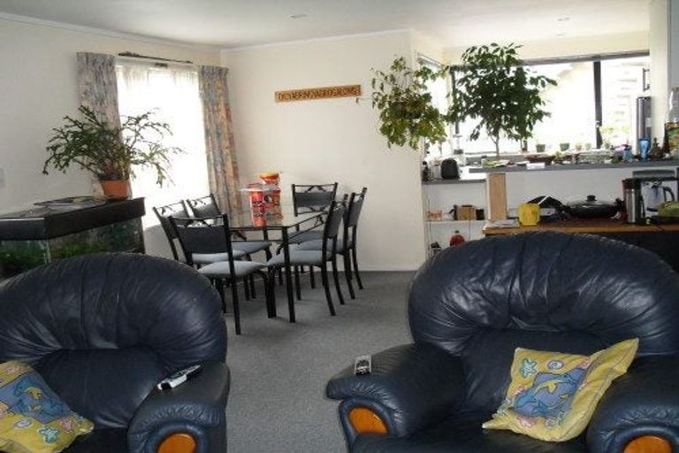 Photo of property in 20 Melrose Road, Island Bay, Wellington, 6023