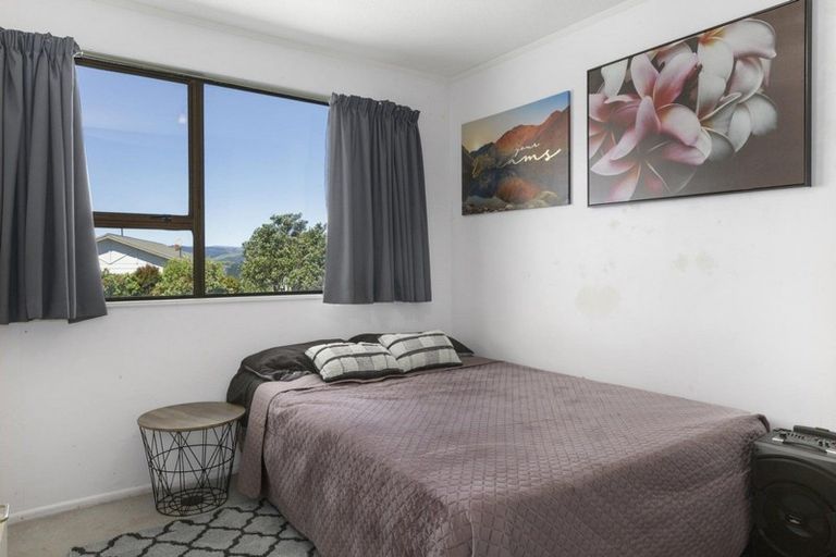 Photo of property in 27 Sombrero View, Ascot Park, Porirua, 5024