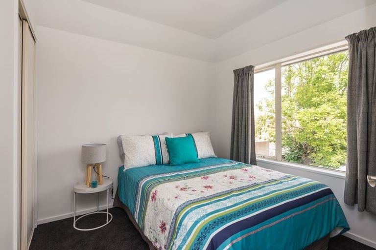 Photo of property in 2/2 Broadbent Street, Riccarton, Christchurch, 8041