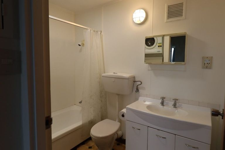 Photo of property in Hobson Court Flats, 87/70 Hobson Street, Thorndon, Wellington, 6011