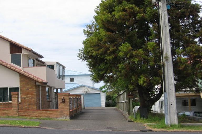 Photo of property in 1/171 Deep Creek Road, Torbay, Auckland, 0630