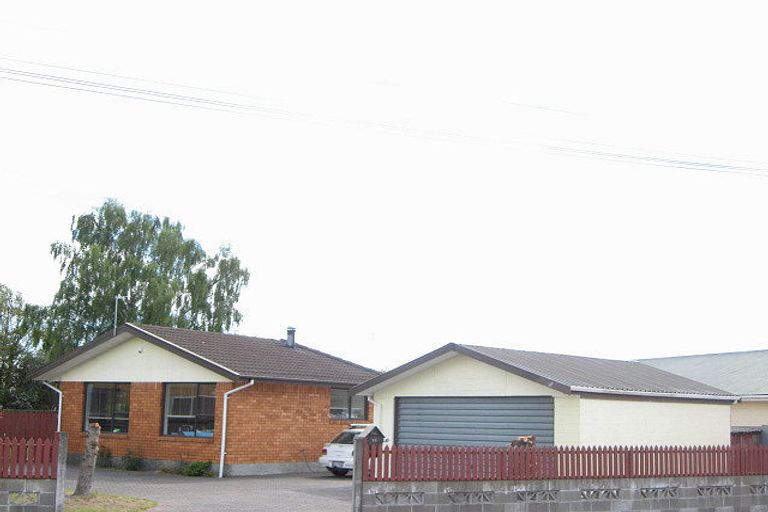 Photo of property in 19 Momorangi Crescent, Redwood, Christchurch, 8051