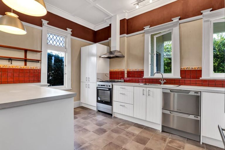 Photo of property in 15 Seyton Street, Stratford, 4332