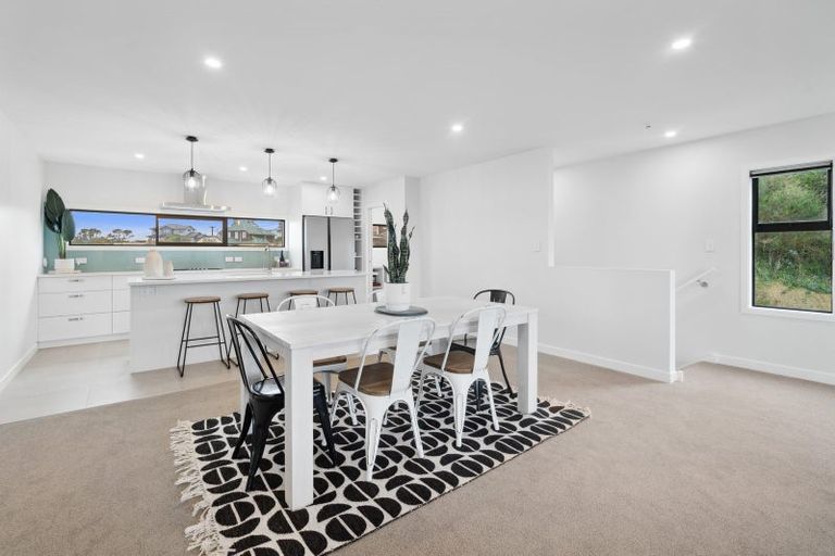 Photo of property in 15 Nanda Way, Khandallah, 6035