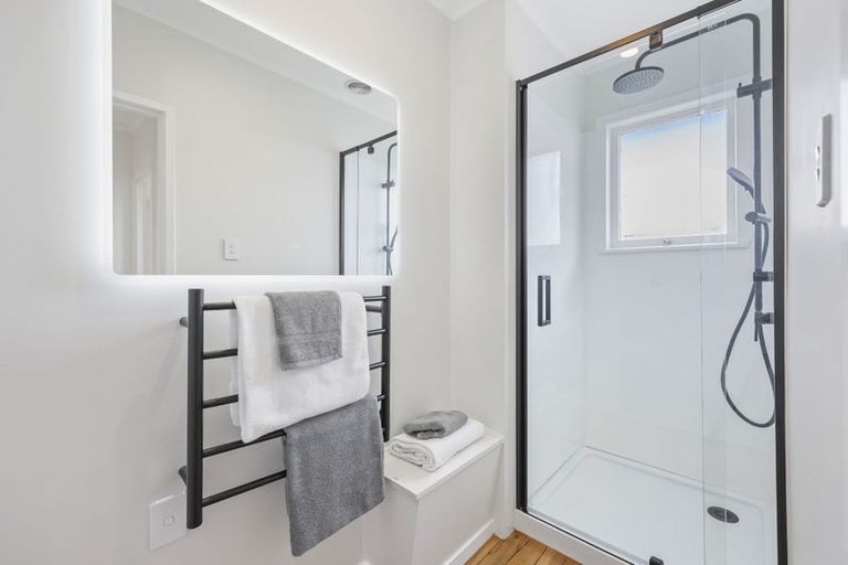 Photo of property in 109 Sandspit Road, Shelly Park, Auckland, 2014