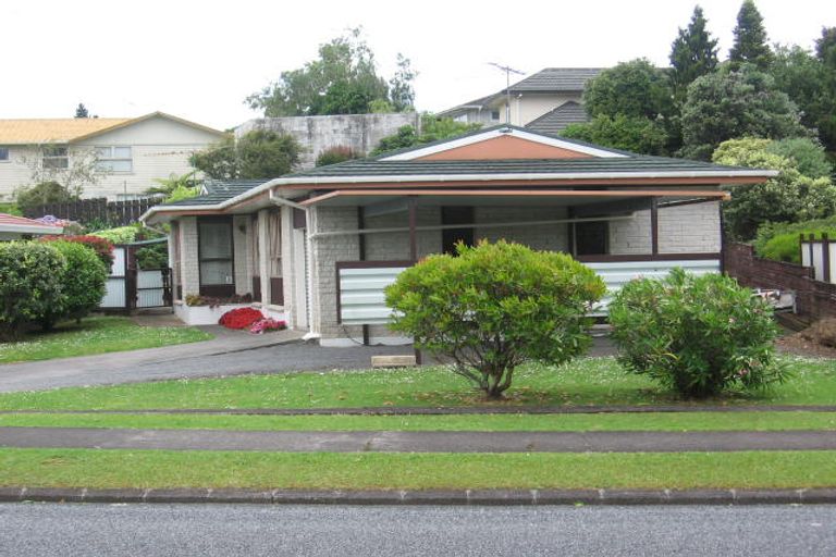 Photo of property in 23 Beechdale Crescent, Pakuranga Heights, Auckland, 2010