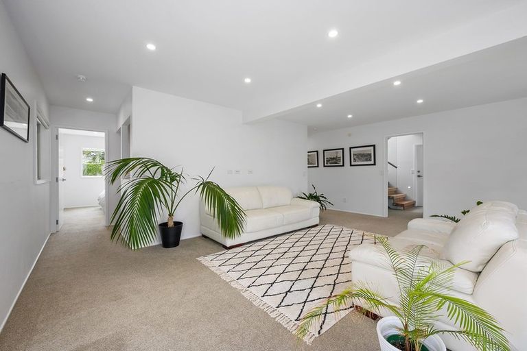 Photo of property in 16 Whitby Crescent, Mairangi Bay, Auckland, 0630