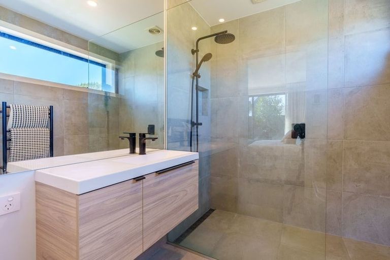 Photo of property in 4 Glen Dene Crescent, Wanaka, 9305