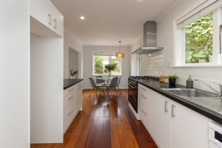 Photo of property in 121 Matai Road, Raumati South, Paraparaumu, 5032