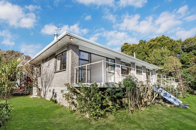 Photo of property in 26 Millbrook Road, Henderson, Auckland, 0612