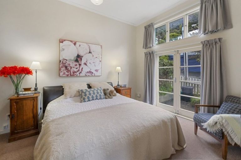 Photo of property in 1 Pitarua Street, Thorndon, Wellington, 6011