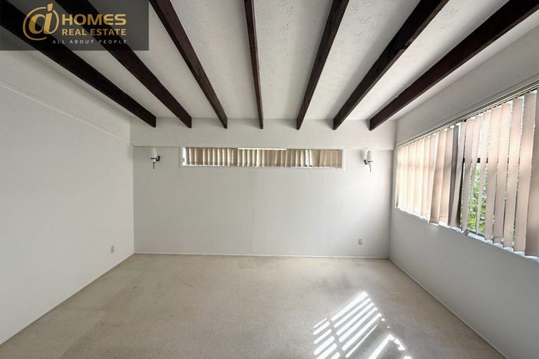 Photo of property in 16 Edgewood Way, Henderson, Auckland, 0612