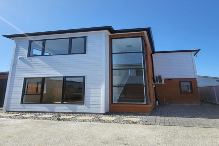 Photo of property in 105c Flat Bush Road, Clover Park, Auckland, 2023
