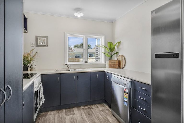 Photo of property in 16 Cameron Road, Hamilton East, Hamilton, 3216