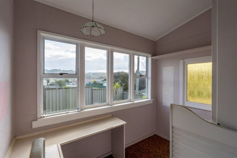 Photo of property in 24 Church Street, Kawakawa, 0210