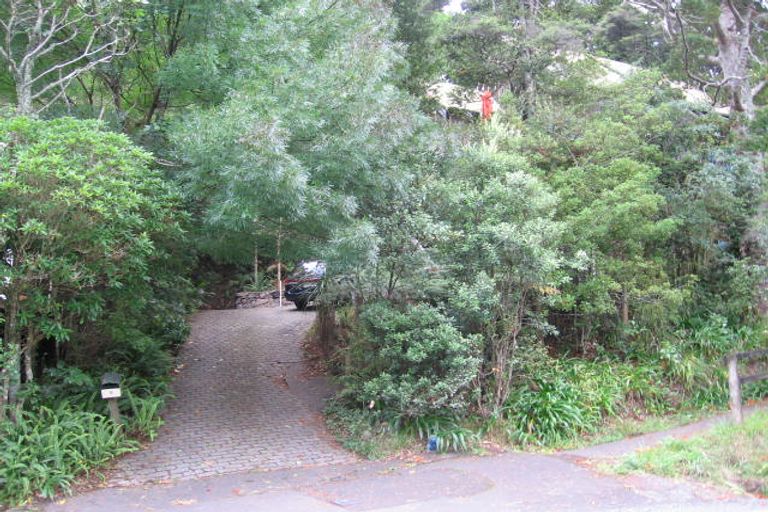 Photo of property in 8 Takahe Road, Titirangi, Auckland, 0604