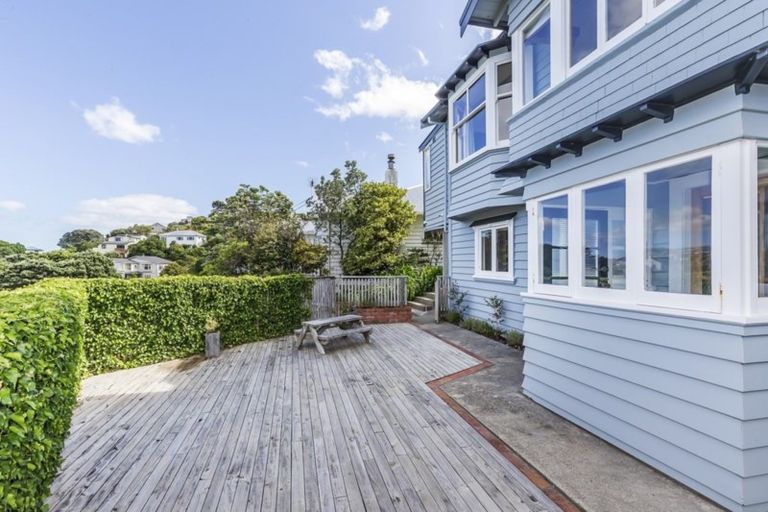 Photo of property in 43 Tio Tio Road, Miramar, Wellington, 6022