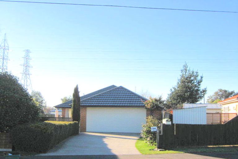 Photo of property in 2 Fulham Street, Islington, Christchurch, 8042