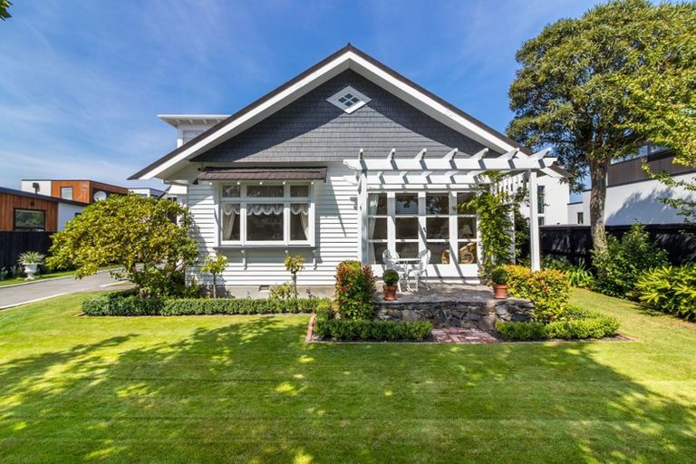 Photo of property in 20 Roa Road, Fendalton, Christchurch, 8041