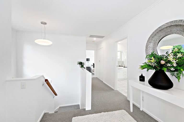 Photo of property in 2/38a Seaview Avenue, Northcote, Auckland, 0627