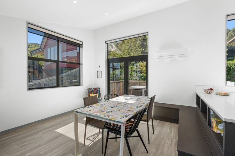 Photo of property in 6 Selwyn Road, Lyttelton, 8082