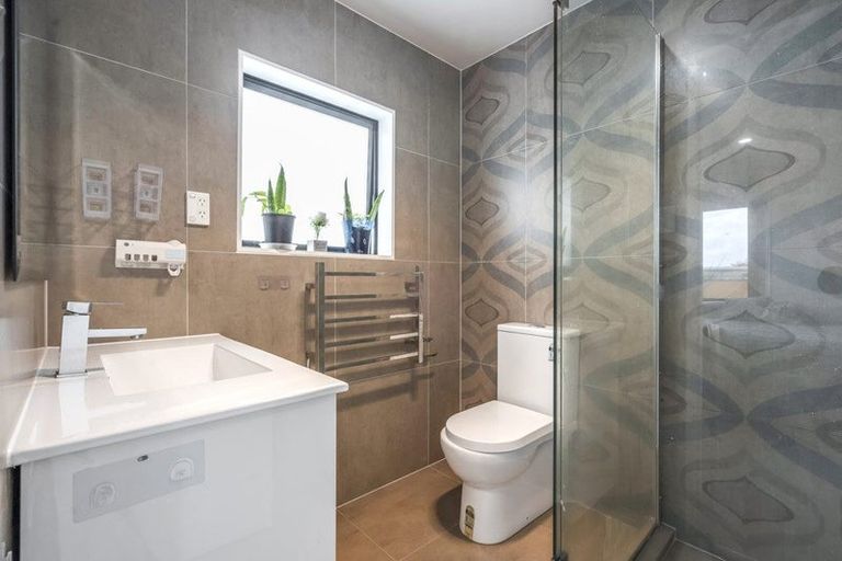 Photo of property in 8a Ron Keat Drive, Papakura, 2110