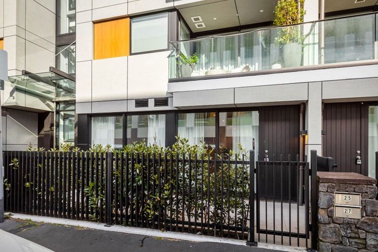 Photo of property in 27 Edwin Street, Mount Eden, Auckland, 1024