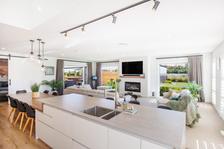 Photo of property in 9 Paterson Lane, Kelvin Grove, Palmerston North, 4470