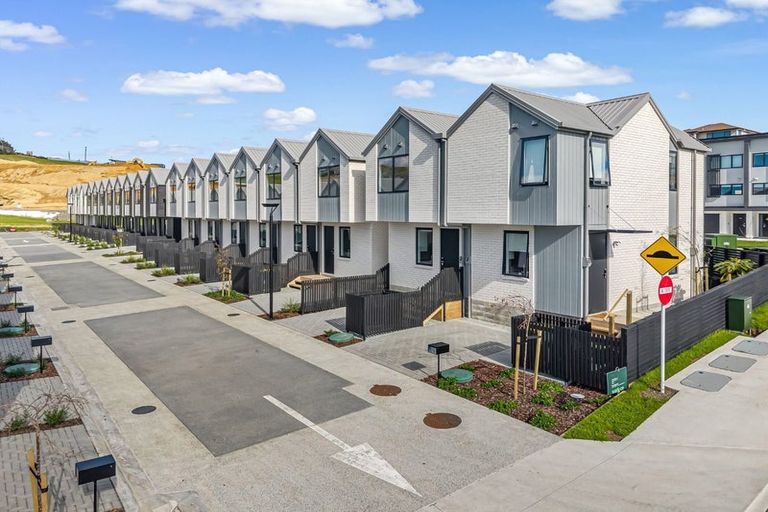 Photo of property in 4/21 Makomako Drive, Orewa, 0931