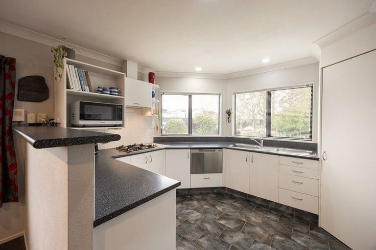 Photo of property in 2 Pascal Place, Flagstaff, Hamilton, 3210