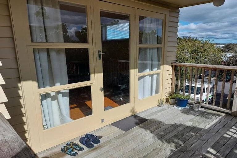 Photo of property in 1/31 Raines Avenue, Forrest Hill, Auckland, 0620