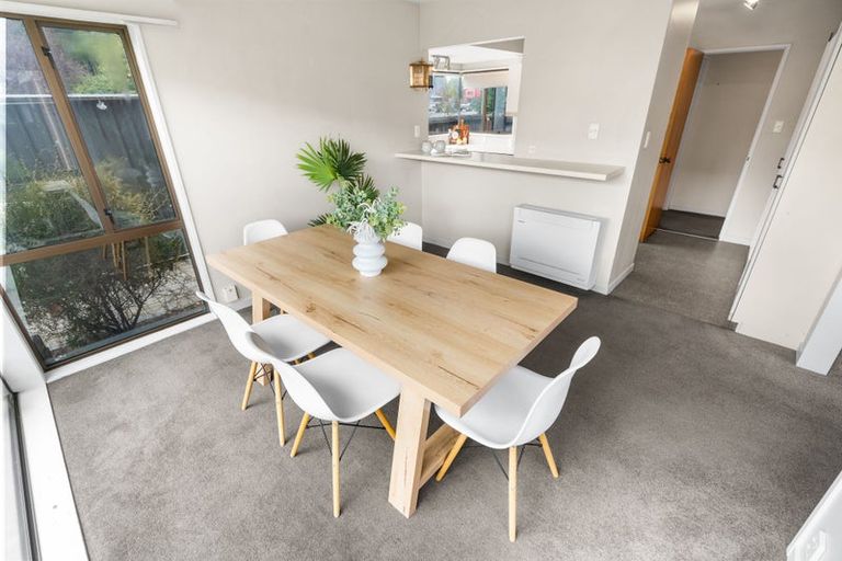 Photo of property in 2/9 Ludecke Place, Sockburn, Christchurch, 8042