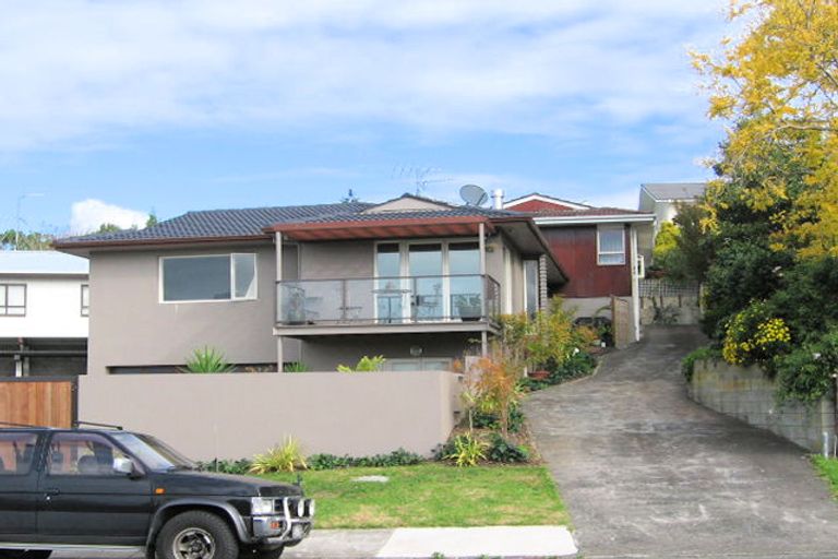 Photo of property in 1/5 Sunderlands Road, Half Moon Bay, Auckland, 2012